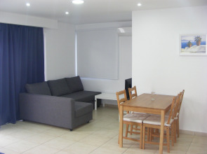 Sun Hall Beach Hotel Apts.