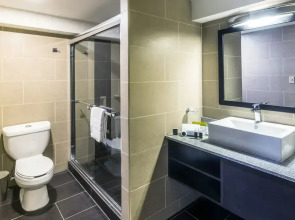 Urban Green Hotel & Suites