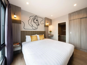 Horsehill Hotel Sriracha