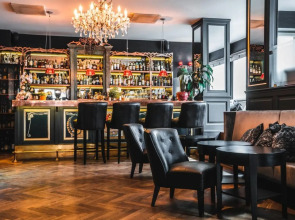 Hotel St. Petersbourg