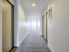 Best Western Plus Suitcase Paris La Defense