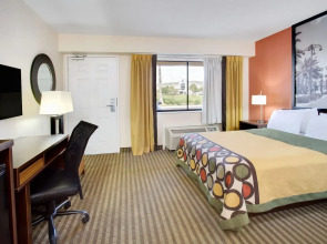 Super 8 by Wyndham Orlando International Drive