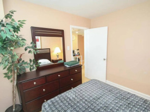 Renaissance Properties - 2135 Walnut