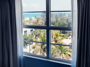 Clevelander Hotel – Adults Only