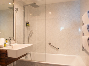 Le Parisis Paris Tour Eiffel