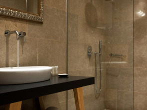 Athenaeum Grand Hotel