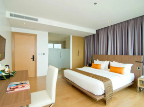 Seven Zea Chic Hotel