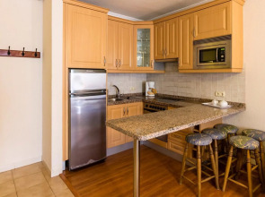 Paradise Court Aparthotel