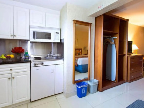 North Vancouver Hotel