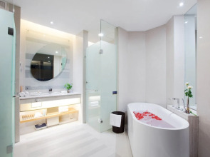 Shenzhen Huaqiang Plaza Hotel