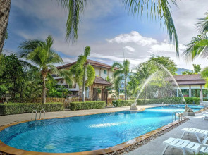 Whispering Palms Suite