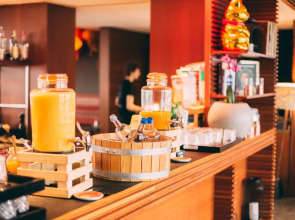 Me and All Hotel Dusseldorf, by Hyatt