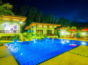 Chomphu Resort Khaolak