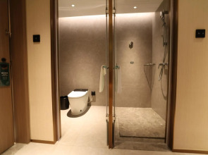 Holiday Inn Shanghai Jing'an by IHG