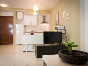 Holidays2Malaga Juan de Mena Apartments