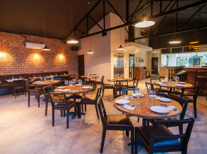 The Alcove Library Hotel