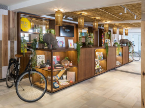 Отель Innside by Meliá Alcudia