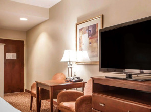 Comfort Suites East Brunswick - South River