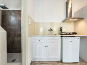 Stratos Studios & Apartments