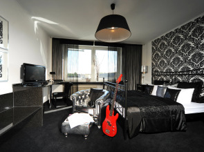 hotel friends Dusseldorf Downtown