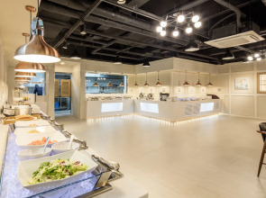 The First Stay Hotel