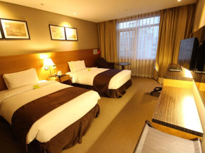 The Central Plaza Hotel