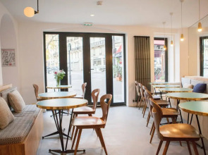 Отель Montholon Paris