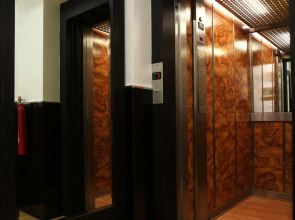 Huttons Hotel, Victoria London