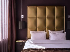 Roomers Frankfurt Central, Autograph Collection