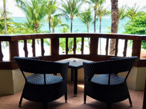 Red Coconut Beach Hotel