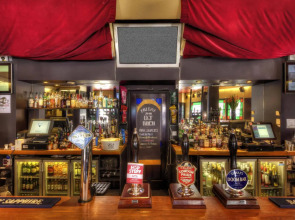 Arsenal Tavern Backpackers