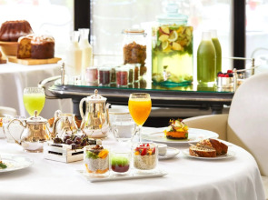 Отель Plaza Athenee