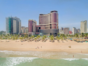 Holiday Beach Hotel Danang
