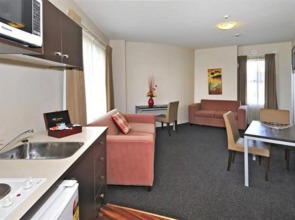 540 on Great South Motel