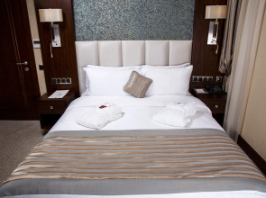 Grand Aras Hotel & Suites