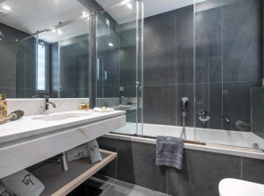 Glyfada Riviera Hotel