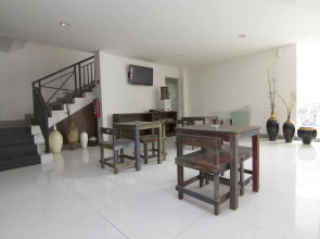 RedDoorz near Universitas Diponegoro