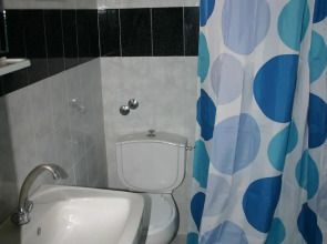 Lyristis Dinos Studios & Apartments