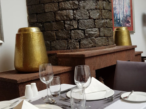 Santa Cruz Village Hotel