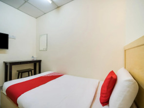 OYO 301 River Inn Hotel