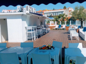 Lisbon Terrace Suites Apartment for Large Groups with Amazing Terrace