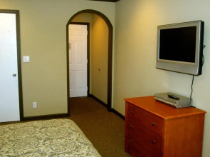 Deluxe Inn Redwood City