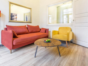 SeApart. На Большом 13 (бывш. Апартаменты на Большом проспекте Петроградской Стороны)