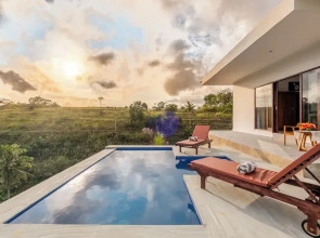 Pini Sentana Village