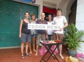 Cocoa Mews Cafe & Homestay - Hostel