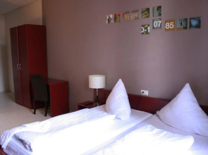 Отель Plus Berlin