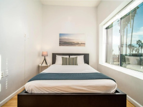 Air Venice on the Beach