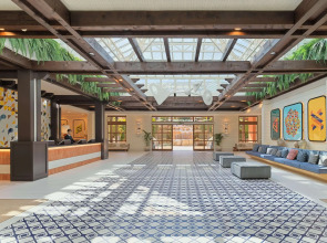 H10 Mediterranean Village