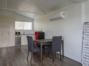 131 Your Vineyard Home in the heart of the Vale