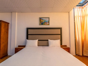 Metro Port City Hotel